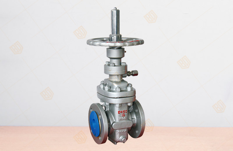 Flat gate valve without diversion hole